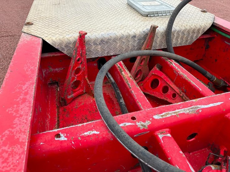 #8-•-lot-8-image-29