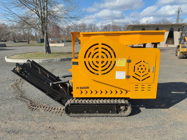 2025-ssj430-tracked-jaw-crusher-image-2