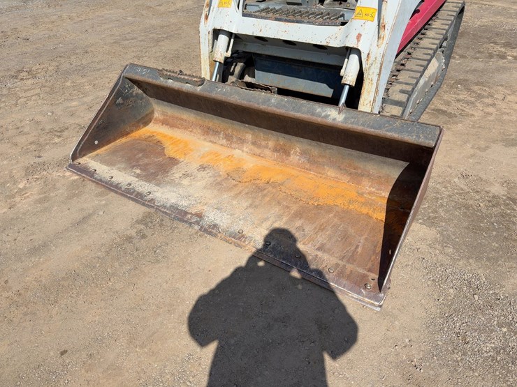 2013-takeuchi-tl230-image-9