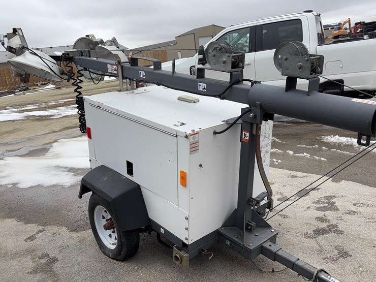 2012-magnum-mlt3060m-light-plant-image-2