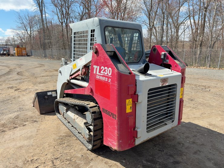 2013-takeuchi-tl230-image-3