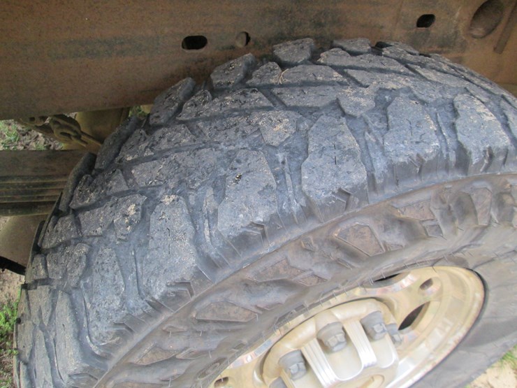 2002-chevrolet-silverado-2500-image-11