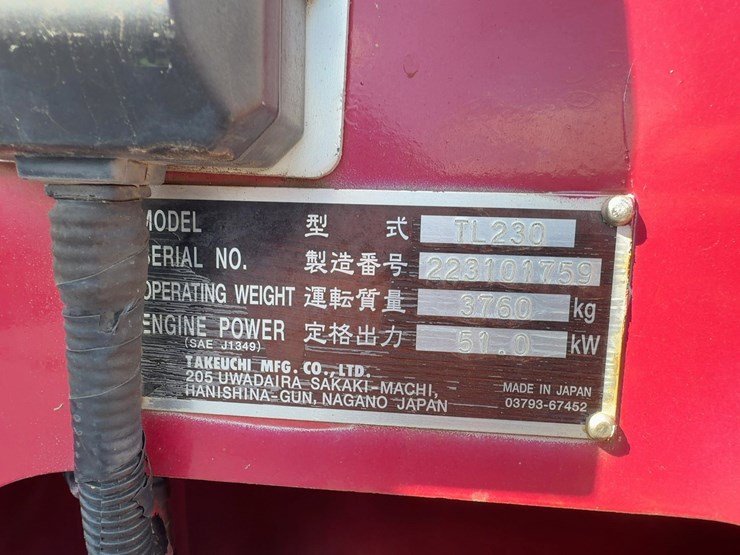 2013-takeuchi-tl230-image-19
