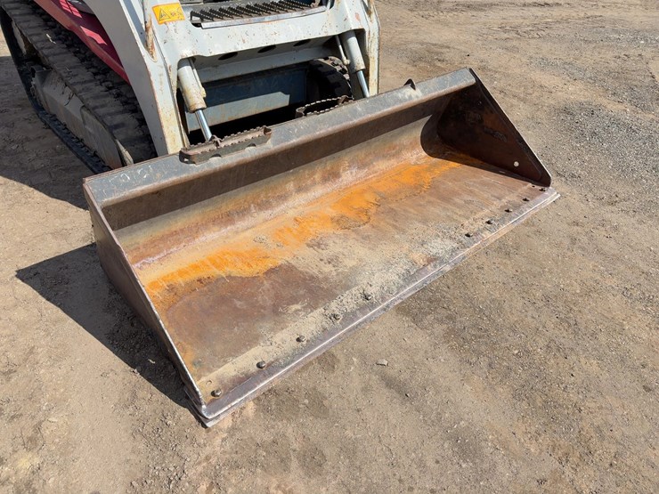 2013-takeuchi-tl230-image-8