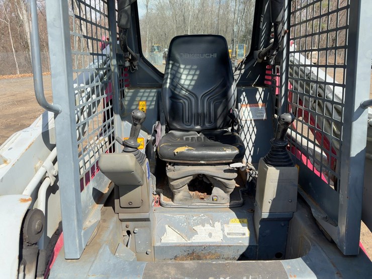 2013-takeuchi-tl230-image-20