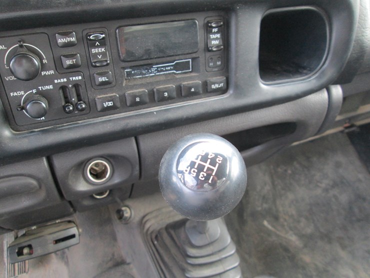 2001-dodge-ram-3500-image-37