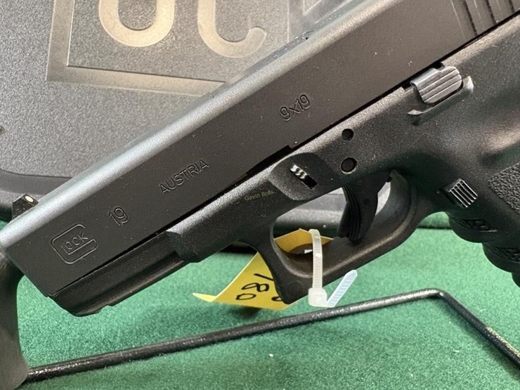 glock-19-9mm-pistol-image-9