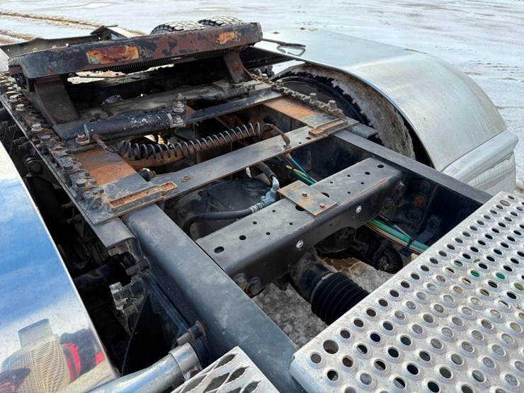 international-9900i-image-44