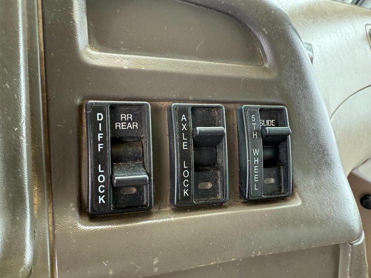 2003-sterling-acterra-image-61