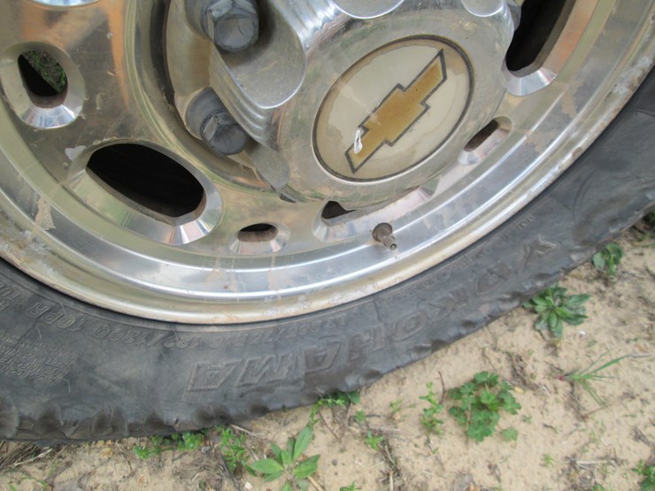 2002-chevrolet-silverado-2500-image-12