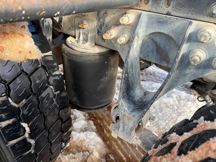 international-9900i-image-34