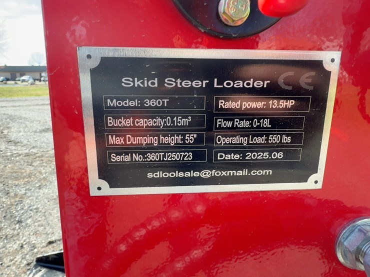 future-ft360-track-skid-steer-image-11