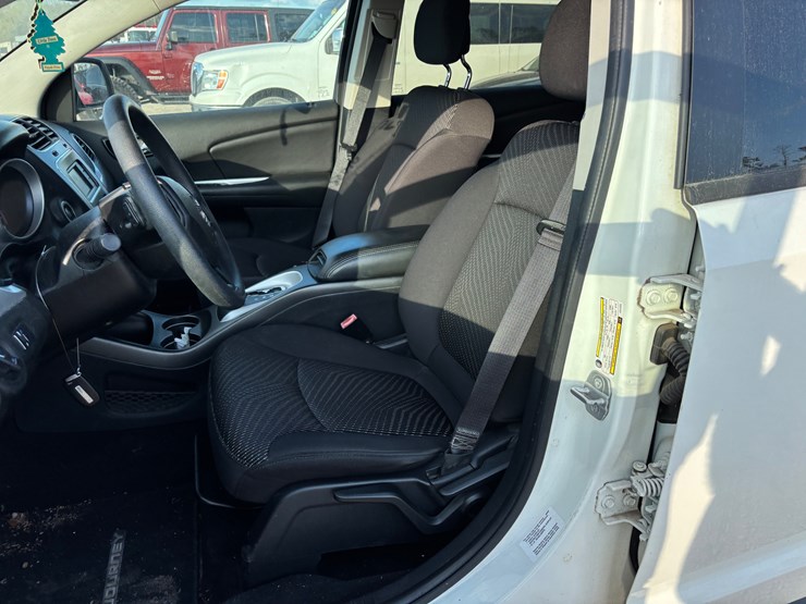 2014-dodge-journey-image-12