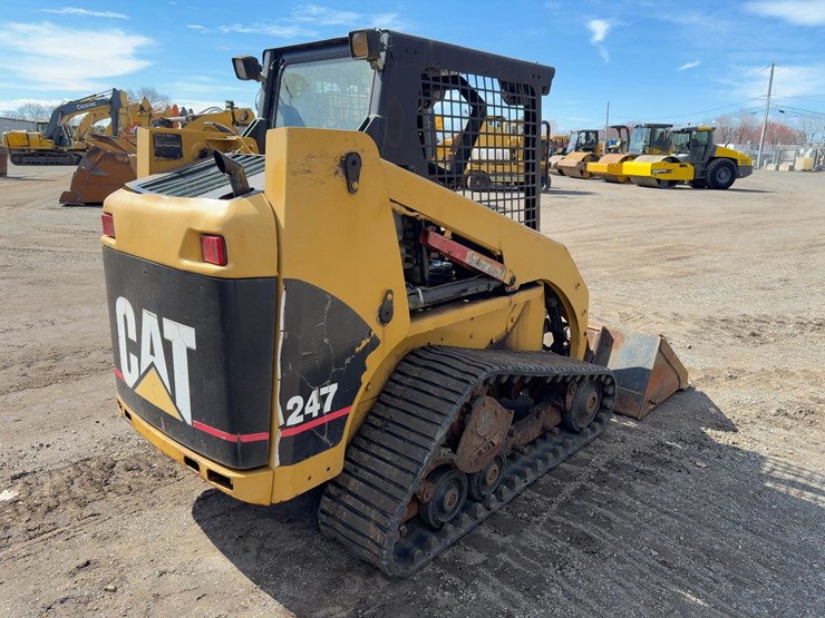 2002-caterpillar-247-image-5