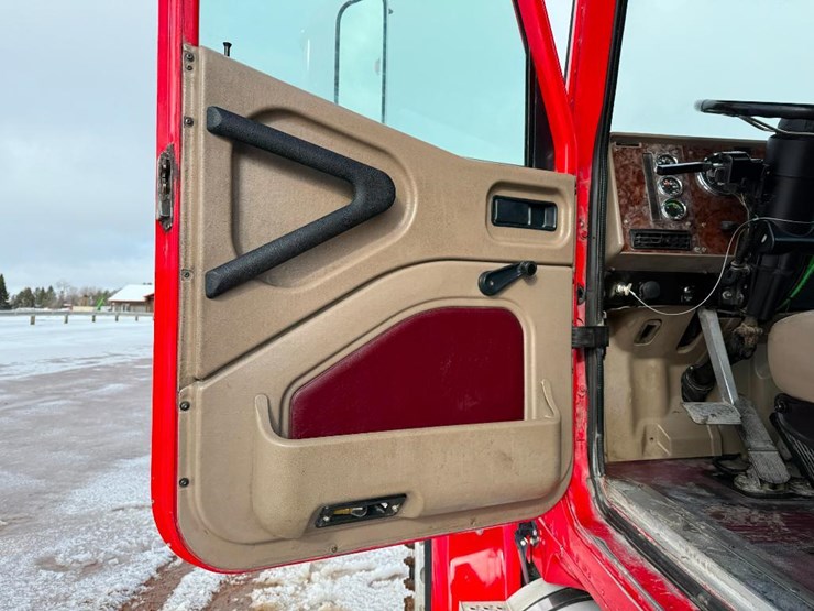 international-9900i-image-57