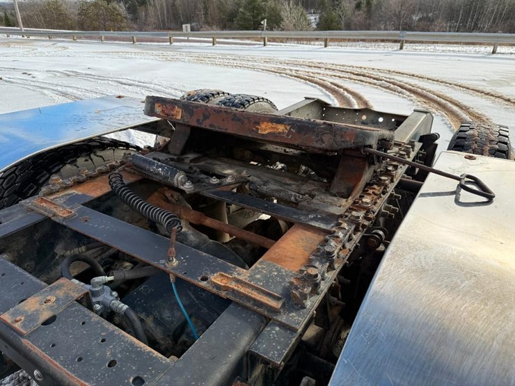 international-9900i-image-33