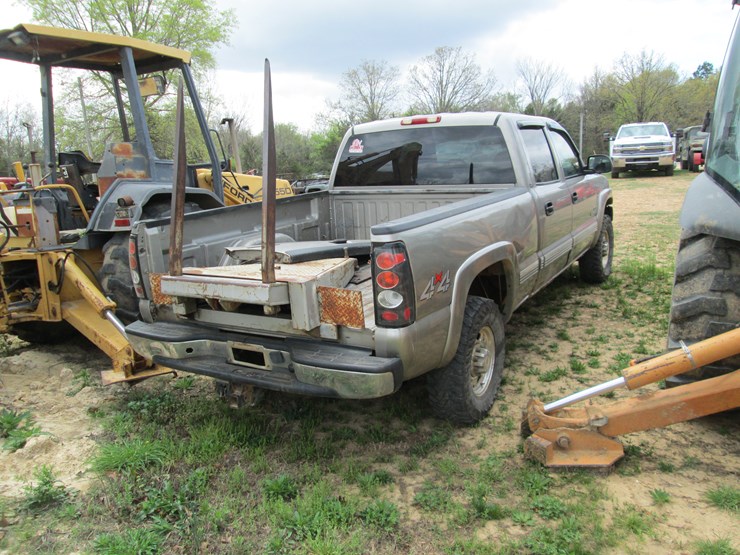 2002-chevrolet-silverado-2500-image-3