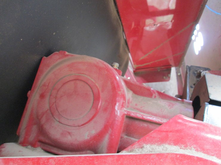 2015-new-holland-450-image-22