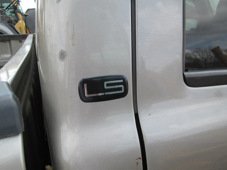 2002-chevrolet-silverado-2500-image-14