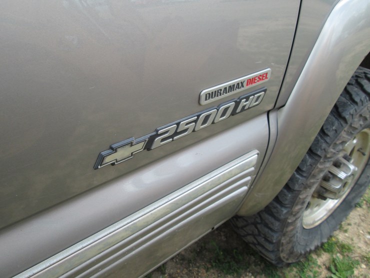 2002-chevrolet-silverado-2500-image-15