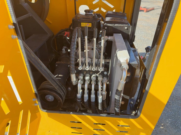 2025-ssj430-tracked-jaw-crusher-image-13