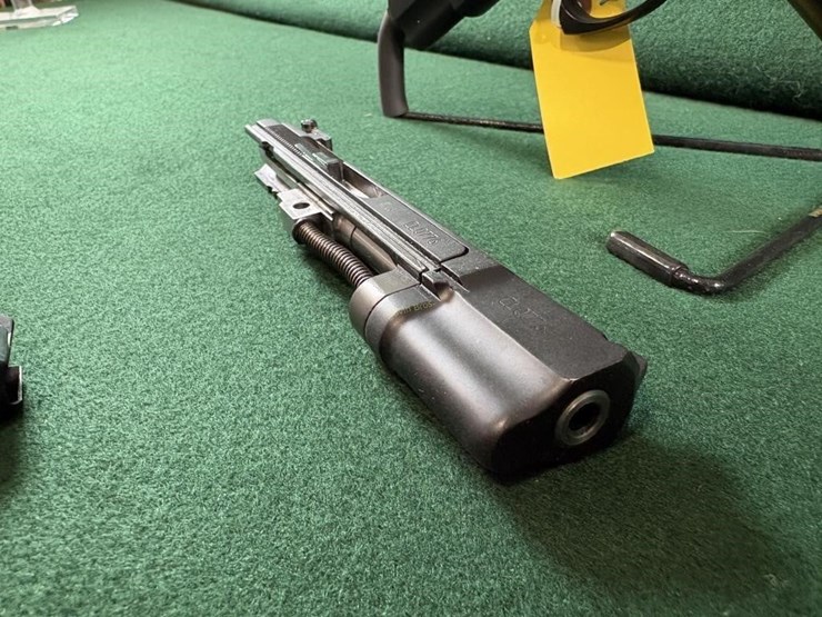 cz-85-combat-9mm-pistol-&-cz-22lr-conversion-image-13