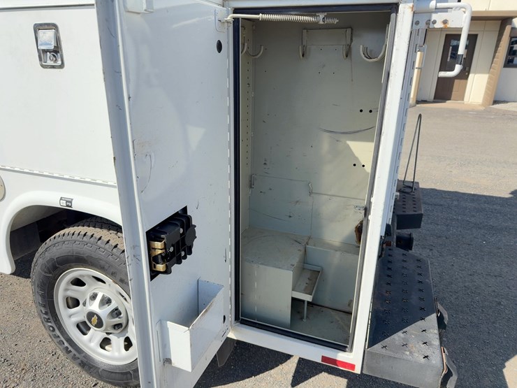 2015-chevrolet-silverado-3500hd-image-15