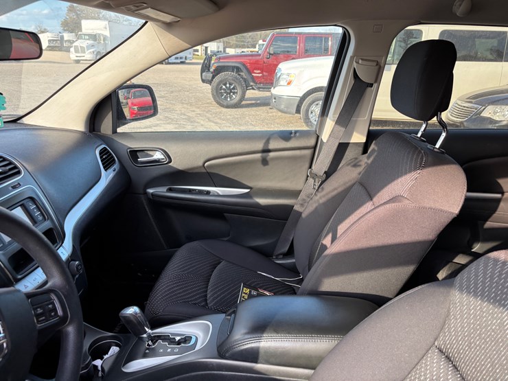 2014-dodge-journey-image-15