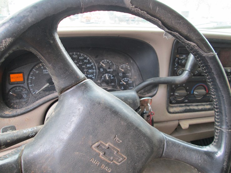 2002-chevrolet-silverado-2500-image-36