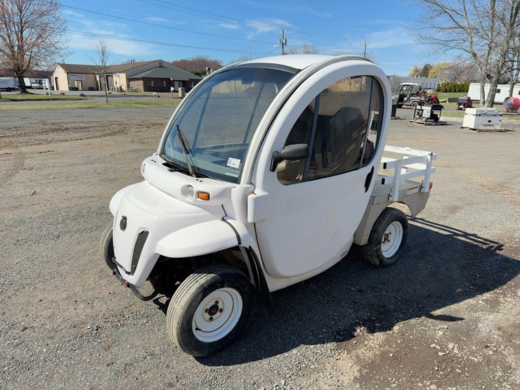 2012-gem-electric-vehicle-image-1