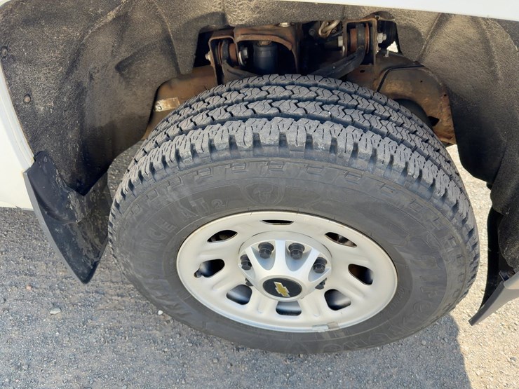 2015-chevrolet-silverado-3500hd-image-8