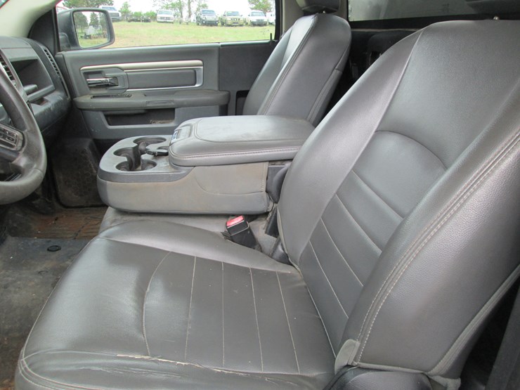 2015-dodge-ram-2500-image-28