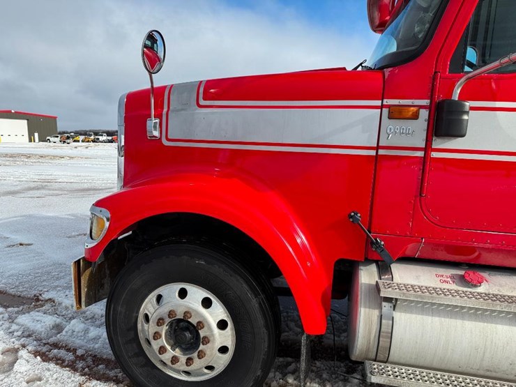 international-9900i-image-19