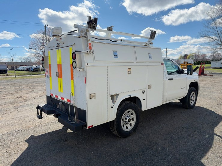 2015-chevrolet-silverado-3500hd-image-5