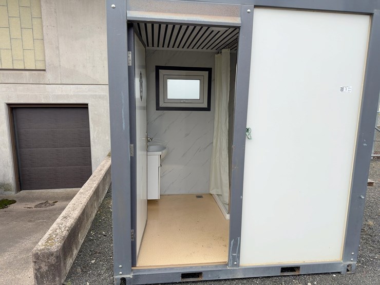 portable-restroom-image-5