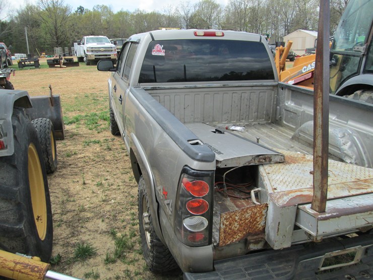 2002-chevrolet-silverado-2500-image-4