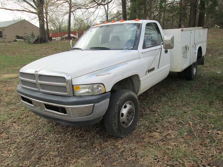 2001-dodge-ram-3500-image-1