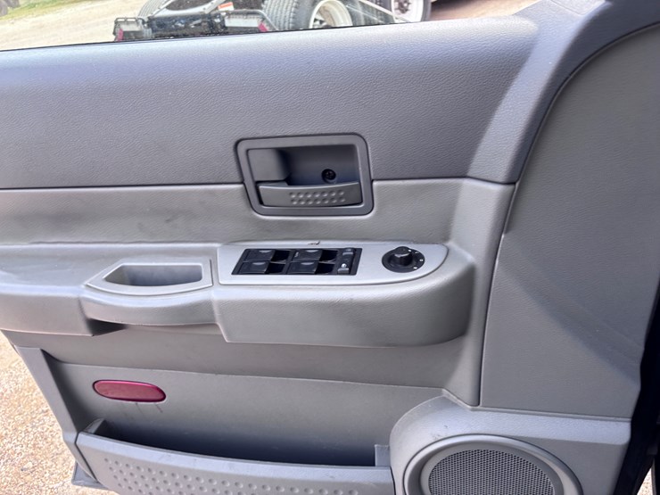 2004-dodge-durango-image-12