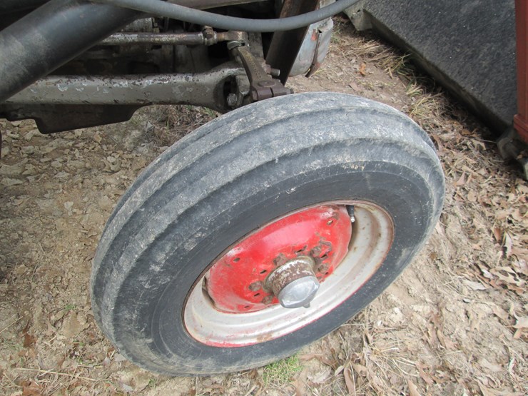 massey-ferguson-135-image-18