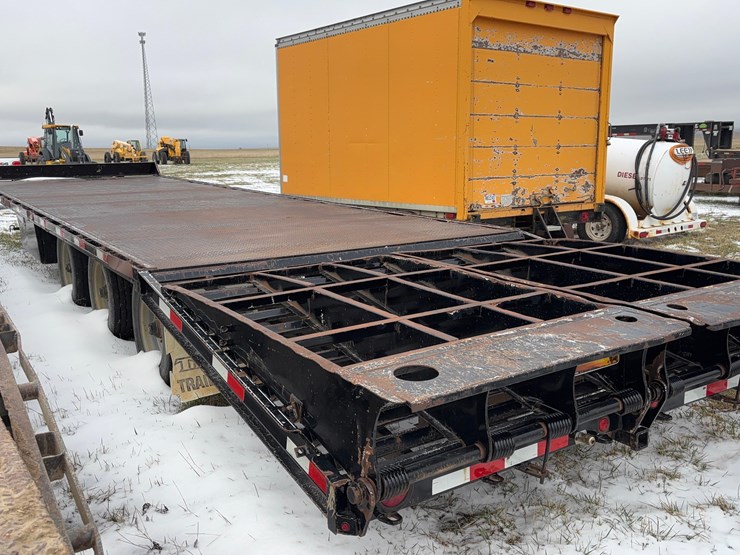 2013-titan-trailer-image-5