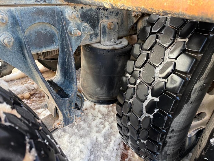 international-9900i-image-41