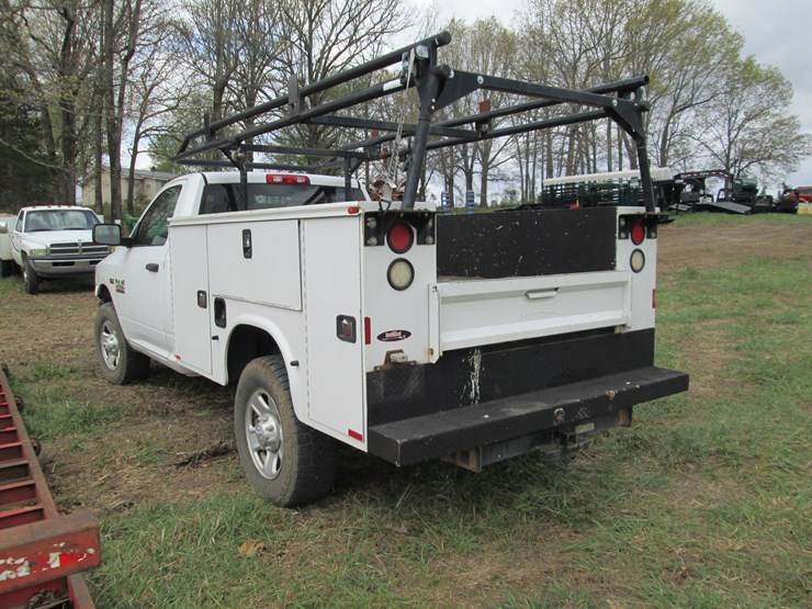 2015-dodge-ram-2500-image-4