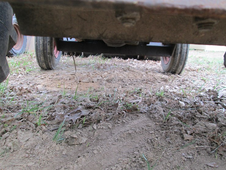 massey-ferguson-135-image-11