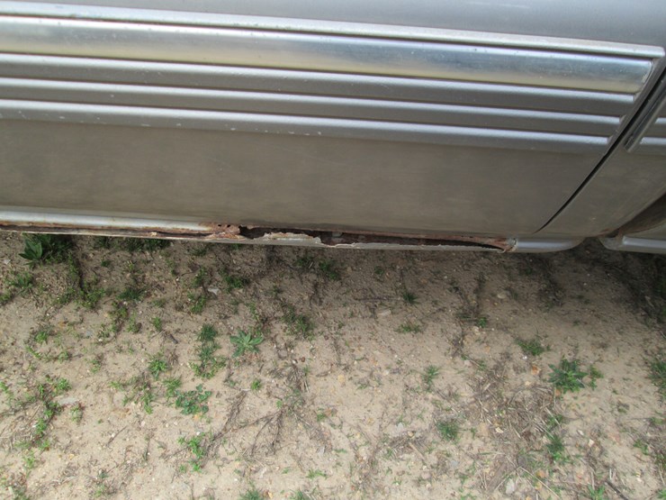 2002-chevrolet-silverado-2500-image-24