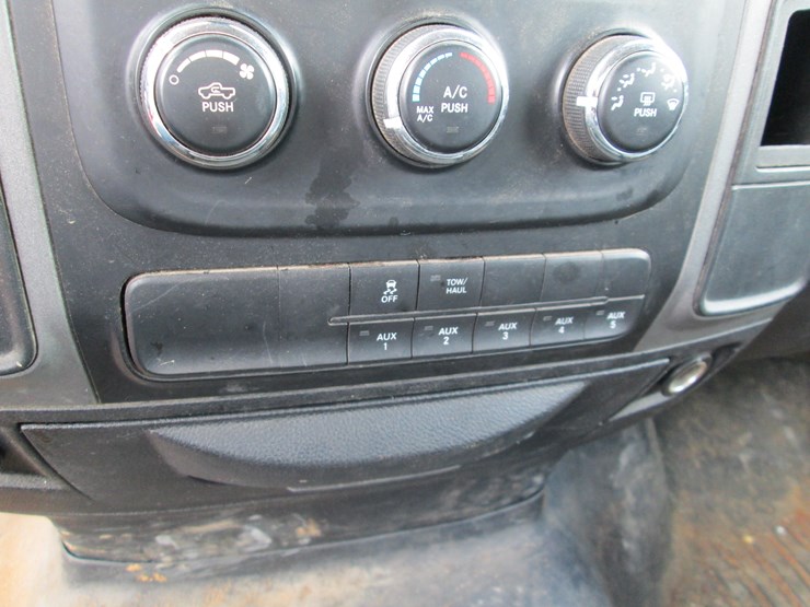 2015-dodge-ram-2500-image-34