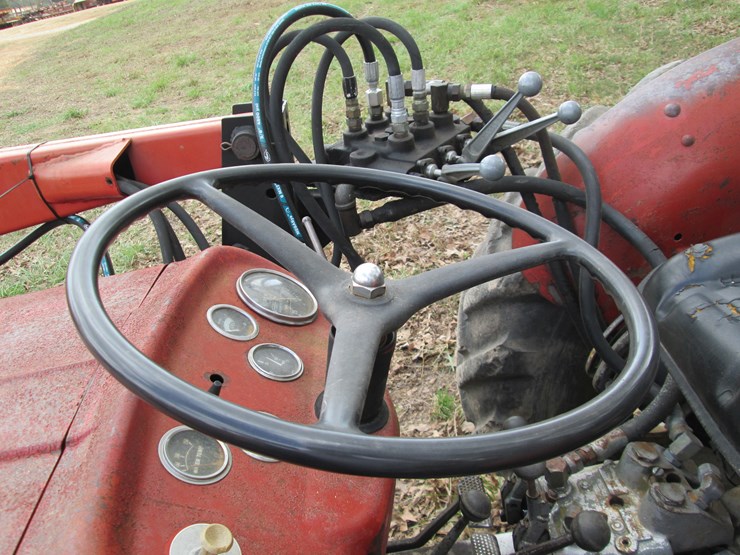 massey-ferguson-135-image-32