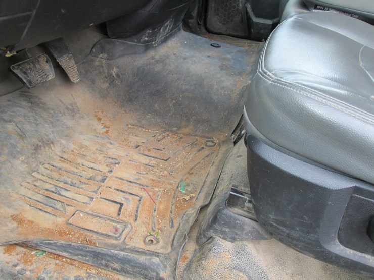 2015-dodge-ram-2500-image-27