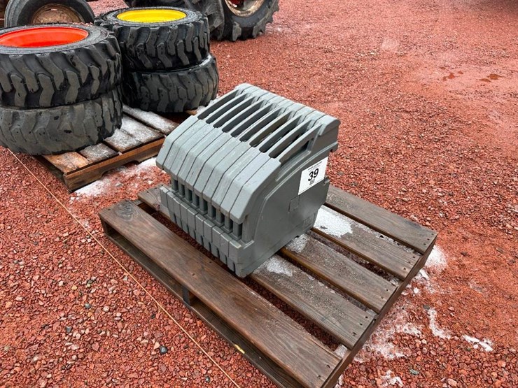 #39-•-lot-39-image-1