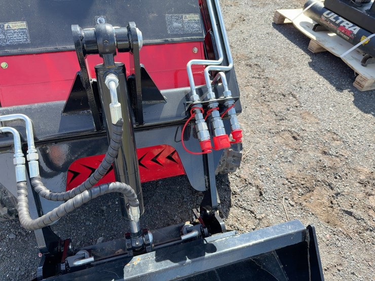 future-ft360-track-skid-steer-image-7