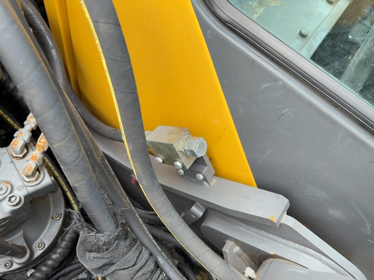 2006-volvo-ec140b-lc-image-36